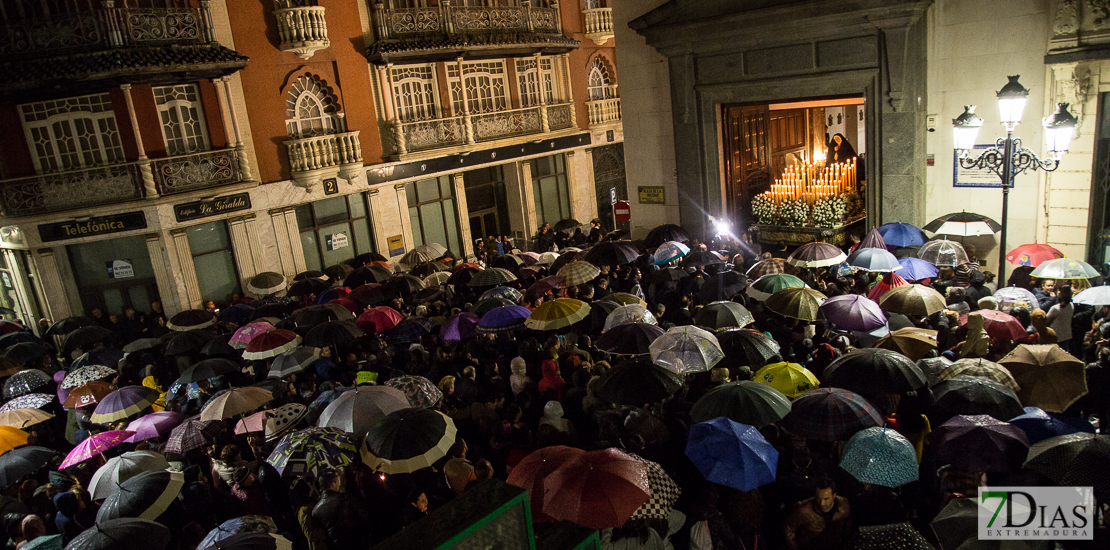 Los feligreses se quedan sin ver a La Soledad por sus calles