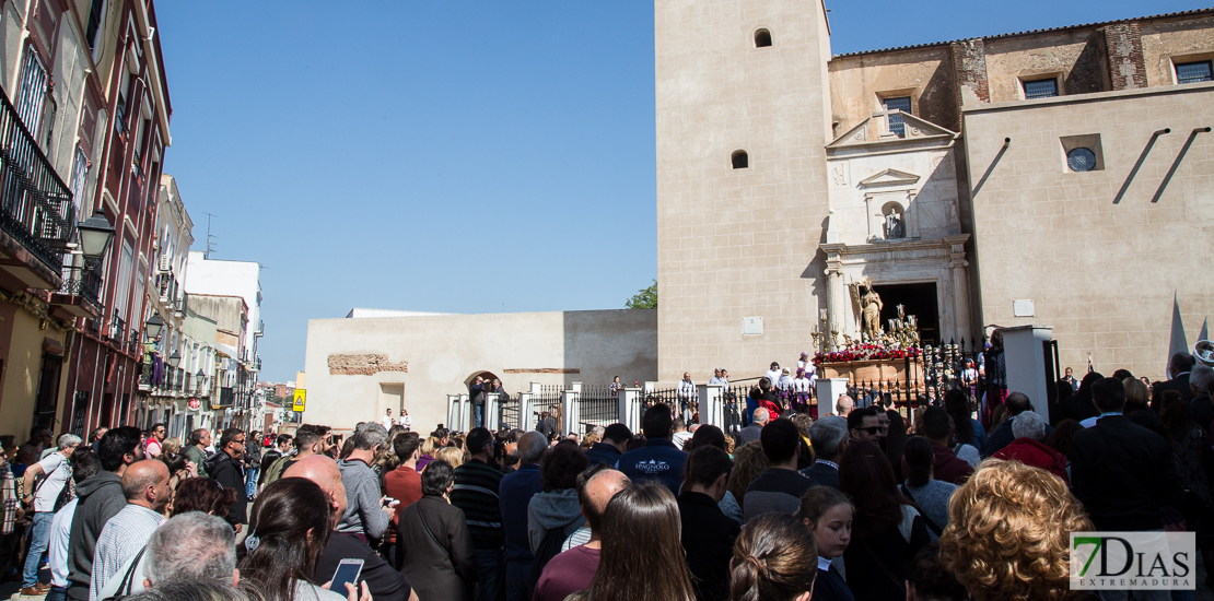 Imágenes del Domingo de Resurrección en Badajoz