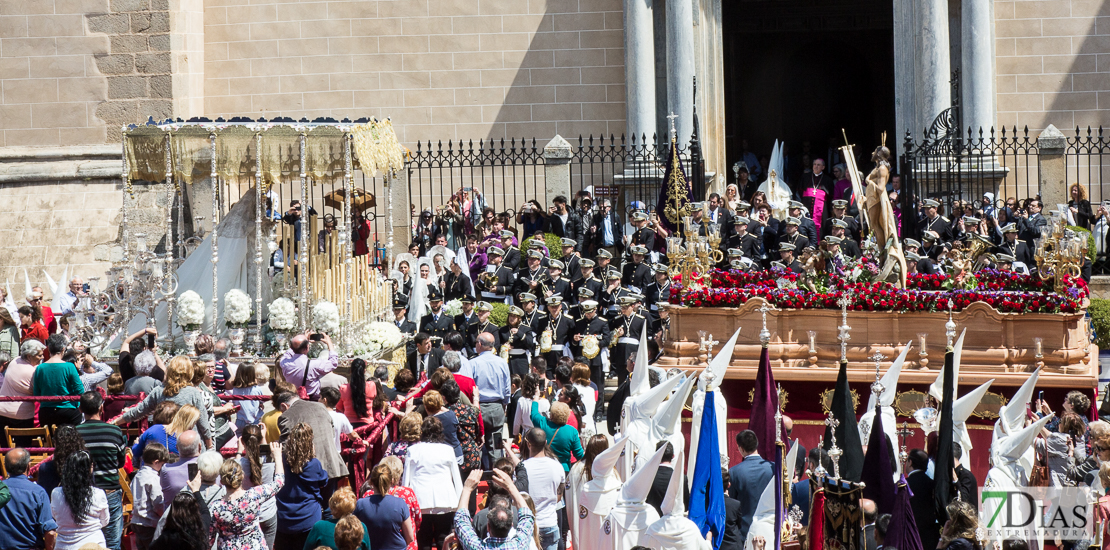 Imágenes del Domingo de Resurrección en Badajoz