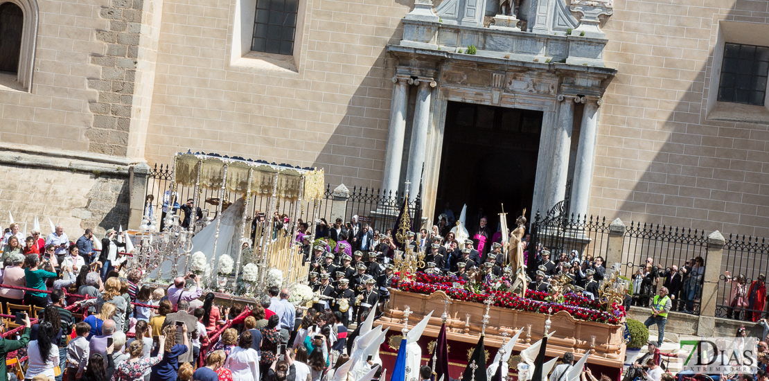 Imágenes del Domingo de Resurrección en Badajoz