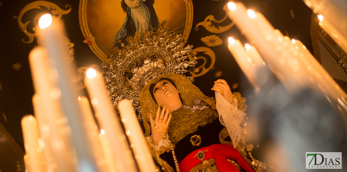 Las imágenes más íntimas del lunes Santo en Badajoz