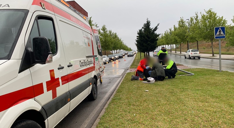 Un joven de 22 años sufre un accidente de moto en Badajoz