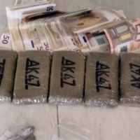 Su compañero de piso lo denuncia y lo detienen con más de medio kilo de droga