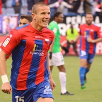 El Extremadura se aferra a Segunda División