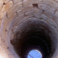 Rescatado un menor que cayó a un pozo con agua