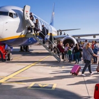 Fomento establece los servicios mínimos para la huelga de Air Nostrum en Semana Santa
