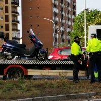 Accidente con una motocicleta en el puente de la Universidad