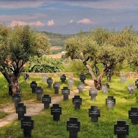 El cementerio germano de Cuacos de Yuste, víctima de actos vandálicos