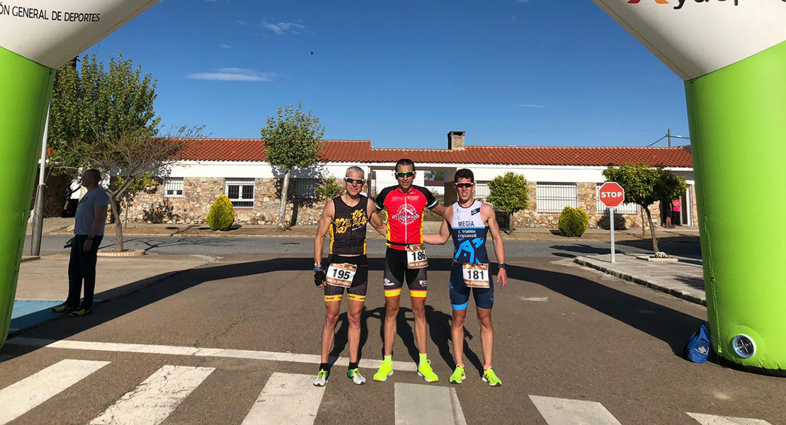 Lais y Mendoza ganan el III Duatlón Cros Torrefresneda