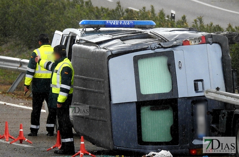 Retenciones en la autovía A-5 a causa de un accidente de tráfico