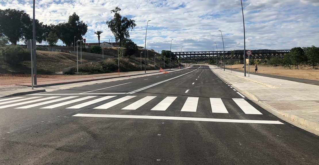 Culminan las obras y se abre al tráfico la Avenida del Río de Mérida