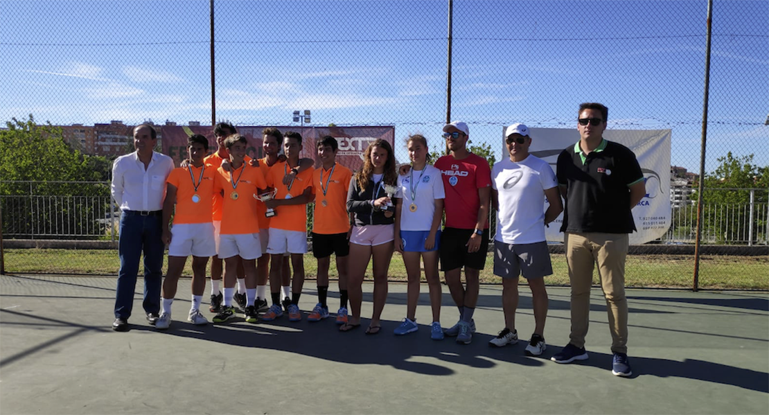 Sportocio y Tenis Club Villanueva ganan el regional alevín por equipos
