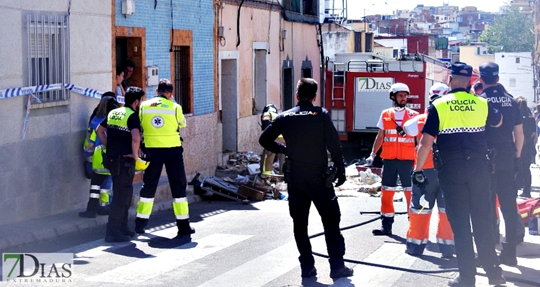 Varios atrapados en el derrumbe de una vivienda en Cerro de Reyes (Badajoz)