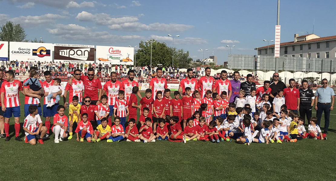 El CD. Don Benito quiere sentirse arropa en la Línea de la Concepción por su afición