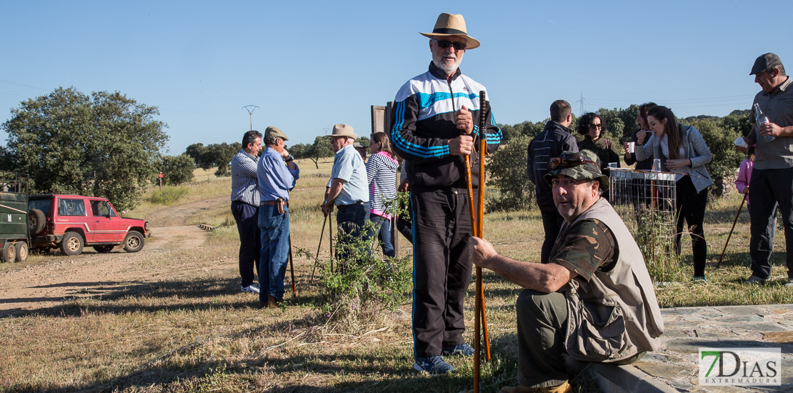 Los valverdeños realizan la ruta de la trashumancia