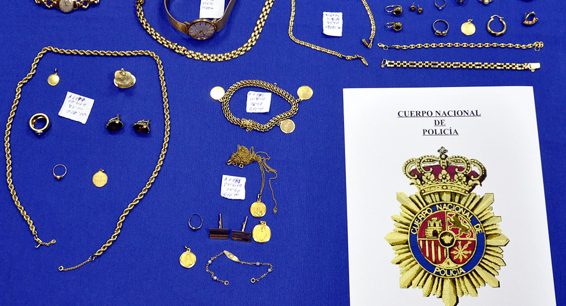 La pillan por vender demasiadas joyas en un local de compra-venta