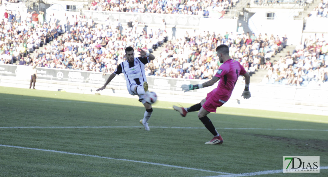 Imágenes del CD. Badajoz 0 - 1 UD Logroñés