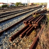 En algunas zonas el tren extremeño no es más que hierro oxidado