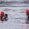 Los bomberos rescatan a un hombre en el río Guadiana