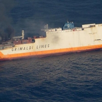 Arde un buque de la compañía Grimaldi al sur de la bahía de Palma