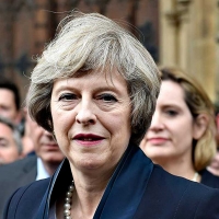 Dimite Theresa May tres años después de anunciar el Brexit