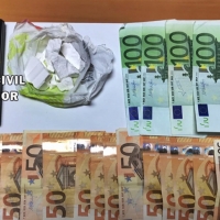 Detienen a un matrimonio cuando transportaba 252 dosis de cocaína