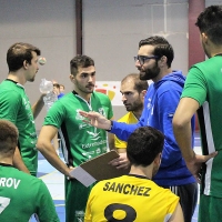 Problemas personales alejan al entrenador Friser del Cáceres Voleibol