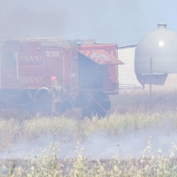 Incendio en una finca de la carretera de Olivenza