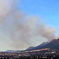 Bomberos del Infoex estabilizan los incendios de Cabeza del Buey y Peñalsordo