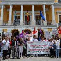 Auxiliares de ayuda a domicilio del ayuntamiento pacense demandan un “trabajo estable”