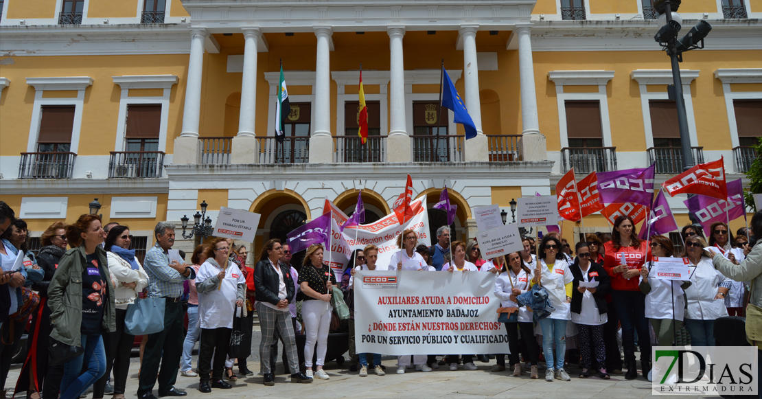 Auxiliares de ayuda a domicilio del ayuntamiento pacenses demandan un “trabajo estable”