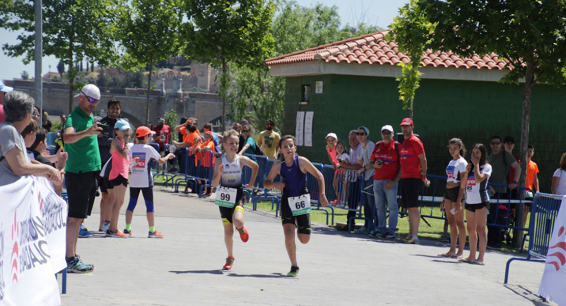 Los más pequeños disfrutan del triatlón en Badajoz