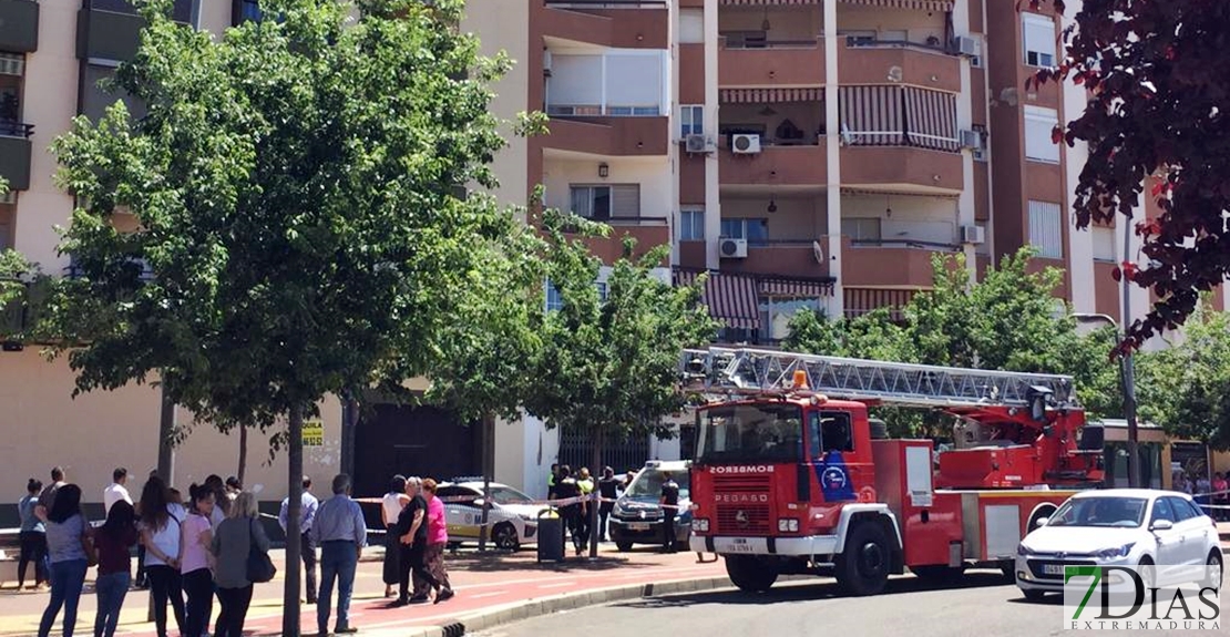 Fallece tras precipitarse desde un bloque de pisos en Almendralejo