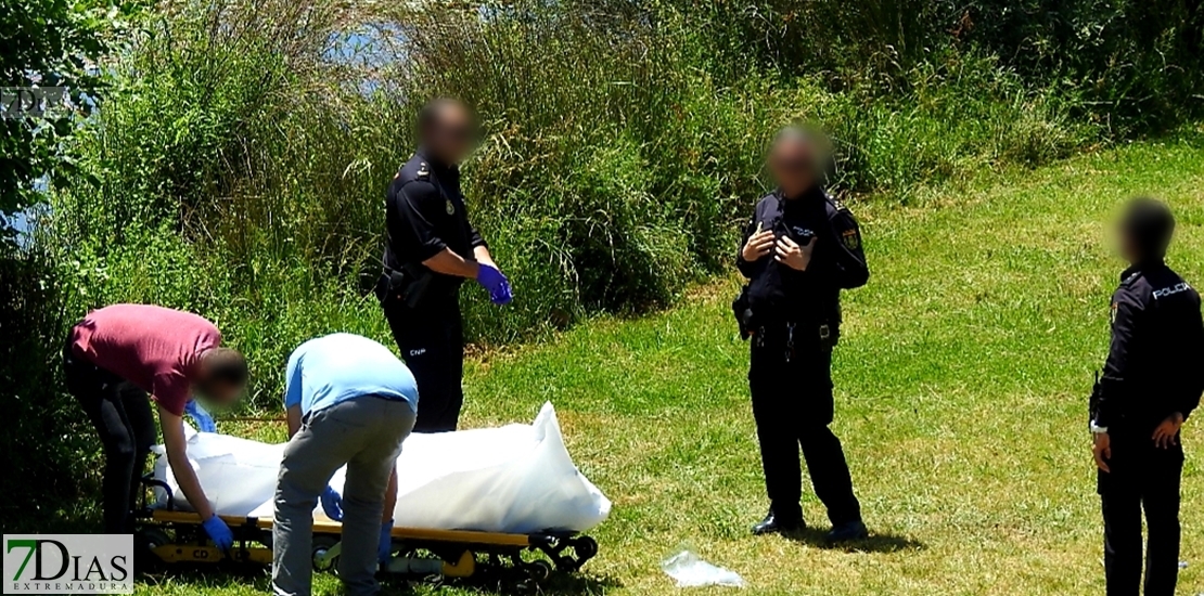 Investigan las causas de la muerte del cadáver que apareció flotando en el Guadiana