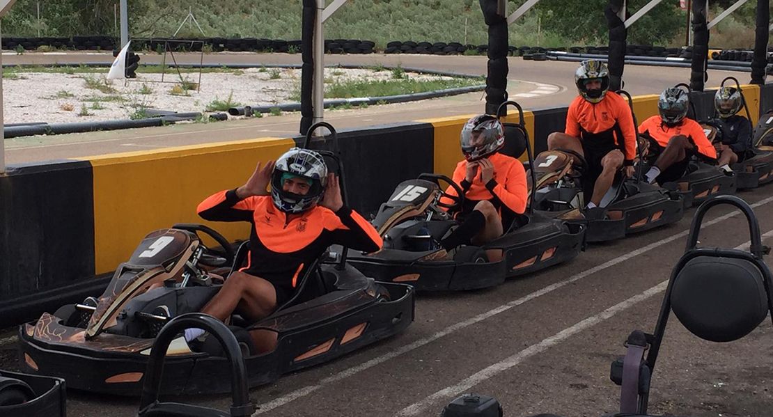 El CD. Badajoz se divierte en los karts