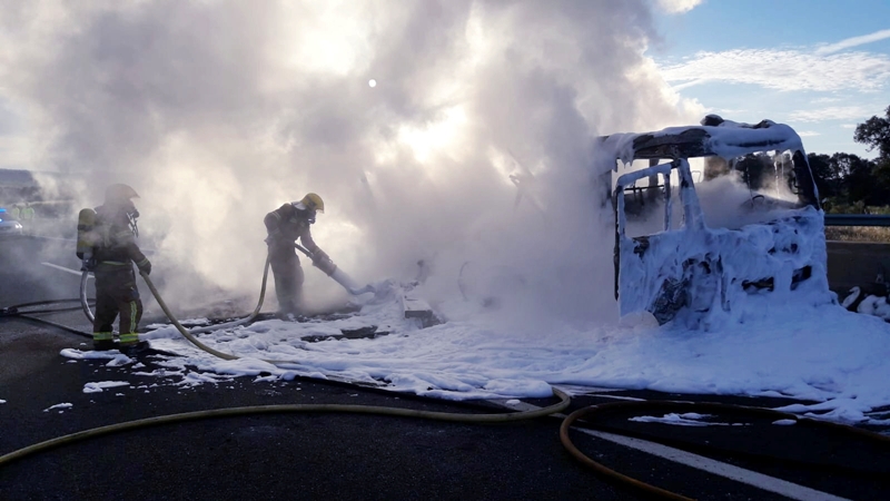 Se incendia un camión en la A-5