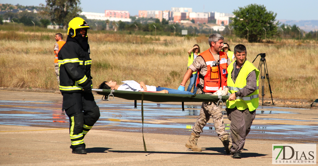 Simulacro de accidente aéreo en la base Talavera la Real