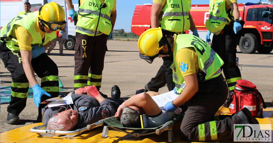 Simulacro de accidente aéreo en la base Talavera la Real