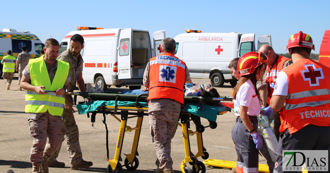 Simulacro de accidente aéreo en la base Talavera la Real