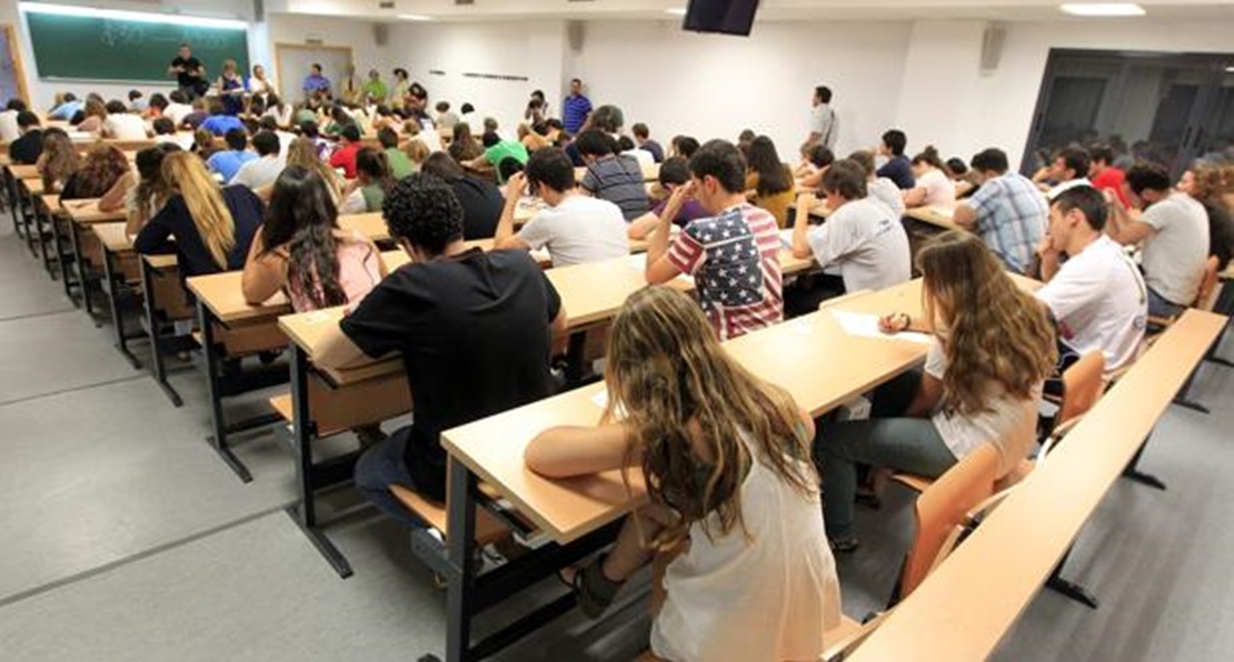 Cerca de 750 alumnos reciben becas complementarias para estudios en la universidad