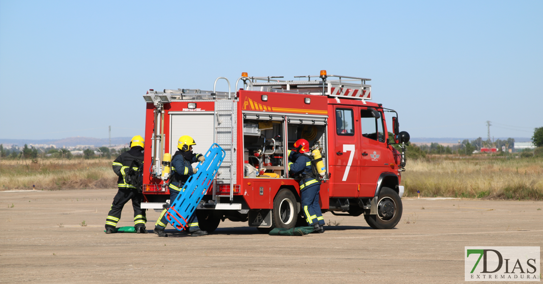 Simulacro de accidente aéreo en la base Talavera la Real