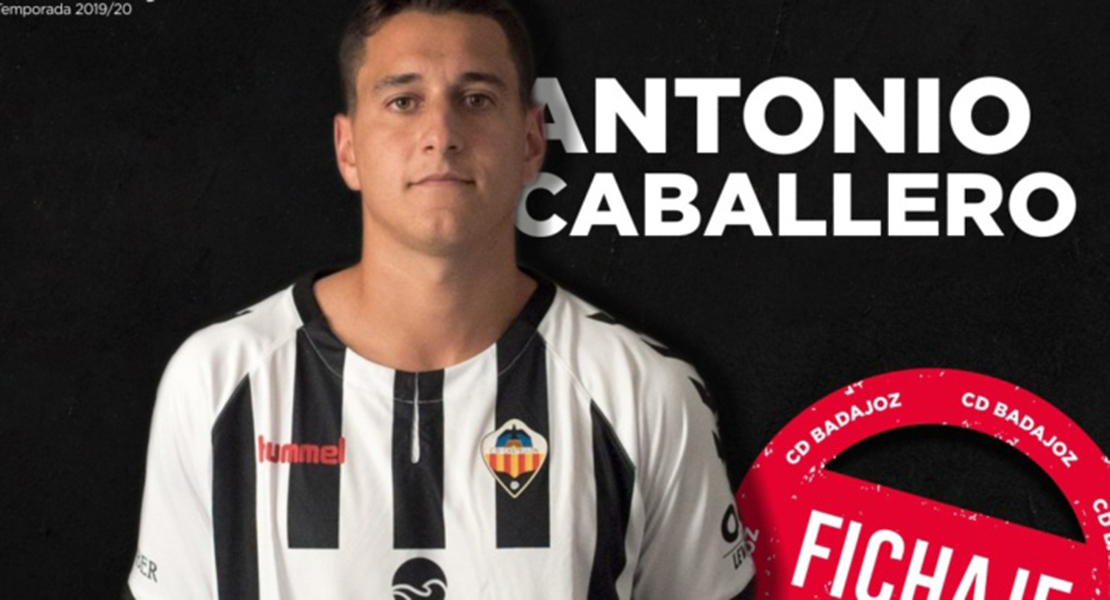 El CD. Badajoz refuerza el centro del campo con Antonio Caballero