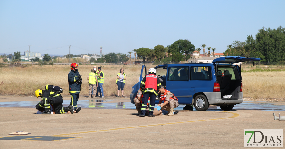 Simulacro de accidente aéreo en la base Talavera la Real