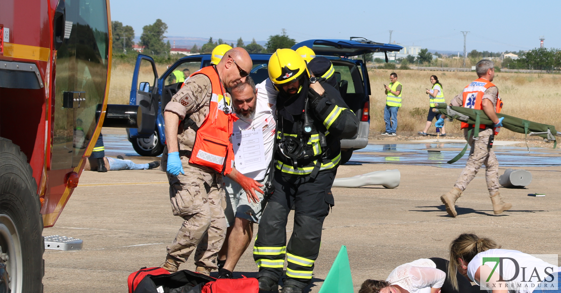 Simulacro de accidente aéreo en la base Talavera la Real