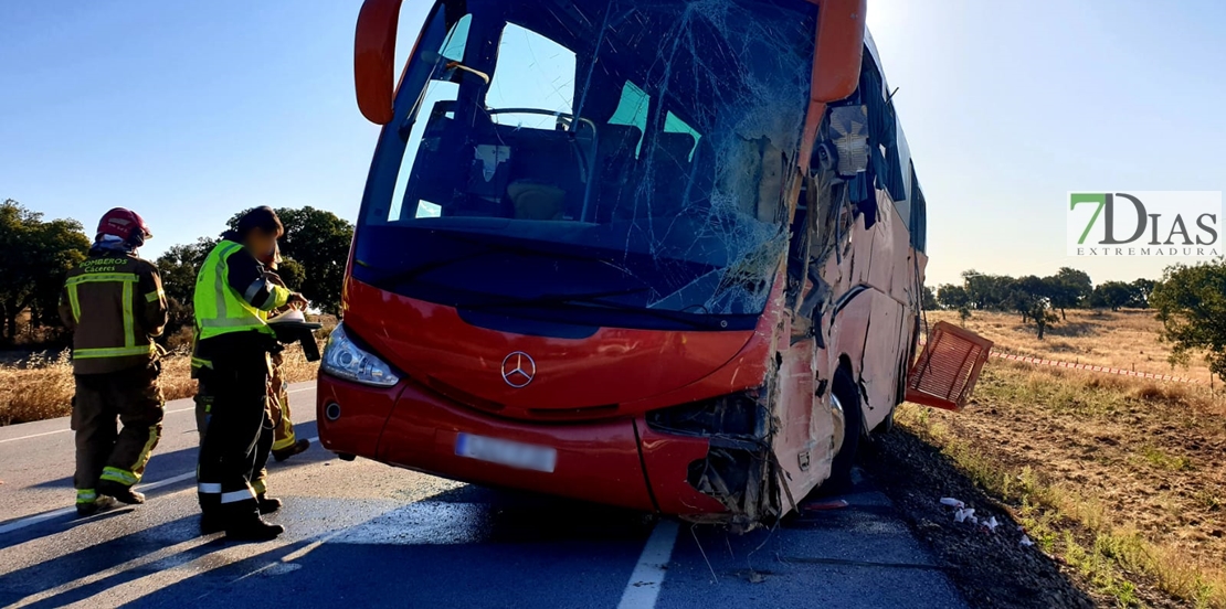 8 HERIDOS - Un autobús se accidenta en Extremadura dirección Fátima
