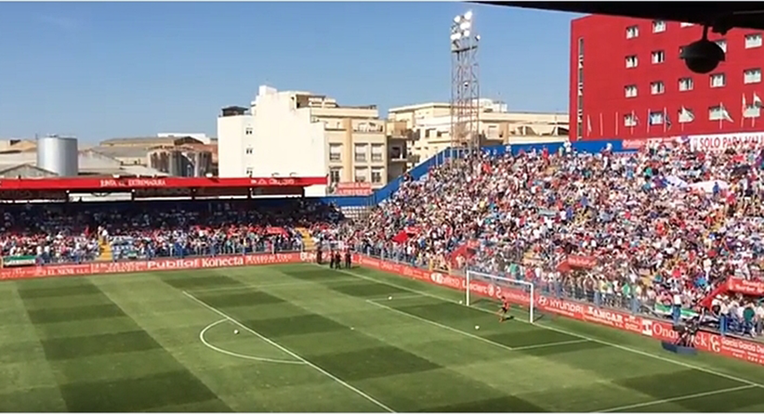 El Extremadura UD estrecha lazos con el Castuera