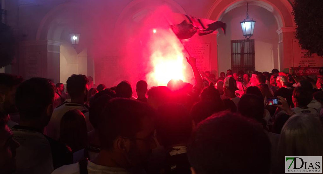 La afición romana celebra el ascenso del Mérida