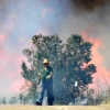 REPOR: Imágenes del incendio cercano a la Urb. Río Caya (Badajoz)