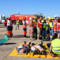 Imágenes del simulacro de accidente en la base de Talavera la Real