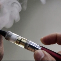 Explota el vapeador de un joven y le rompe la mandíbula